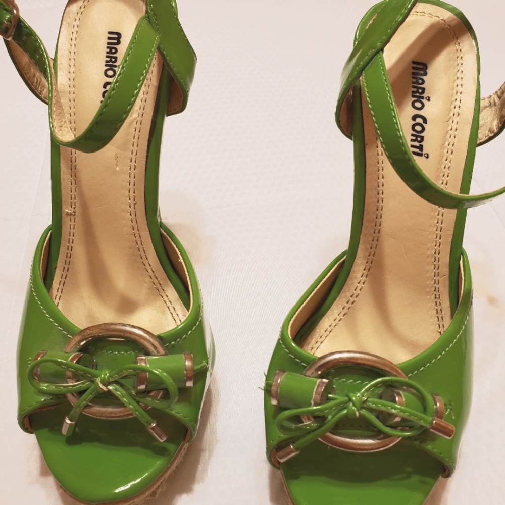//// Donated////Approx 6" sexy lime green